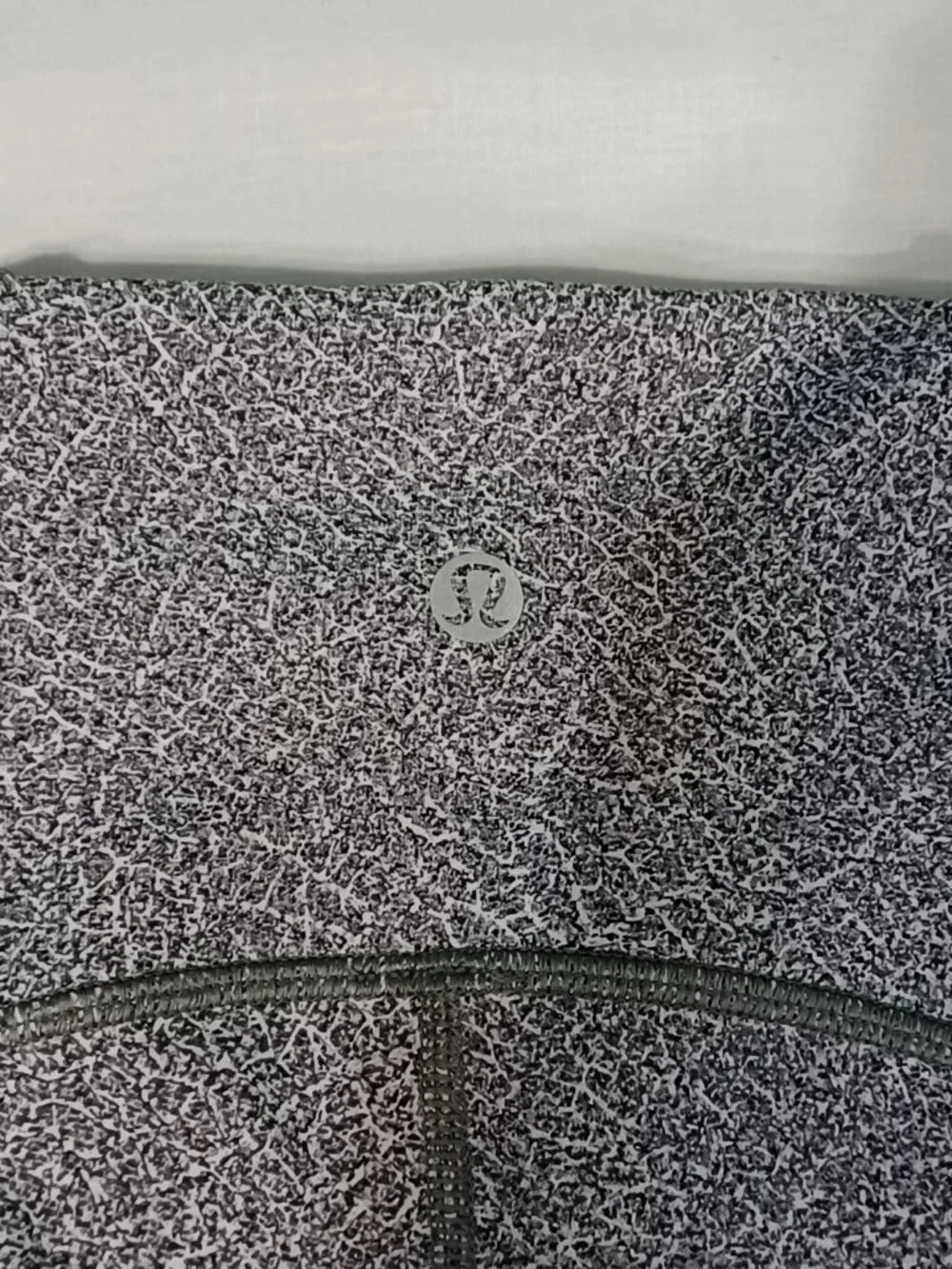 Lululemon Crop Leggings Women's Size 4 Gray Black Mesh Athletic Yoga Pants